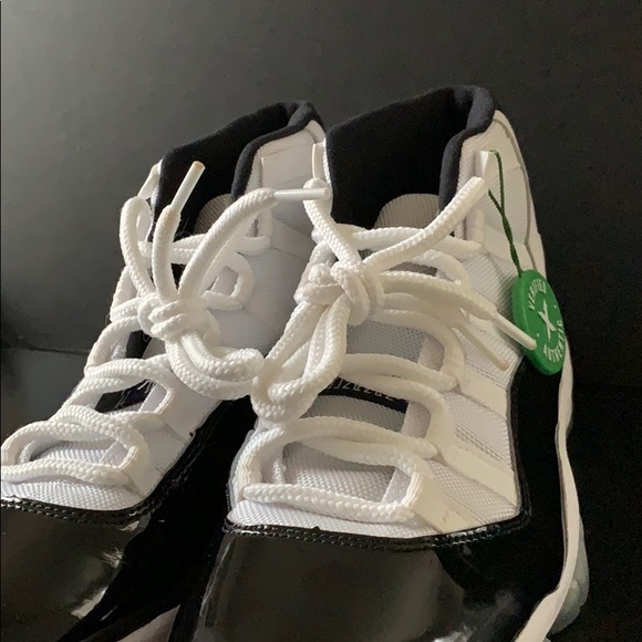 “Stock X” Air Jordan 11 Retro Concord - Picture 3 of 4